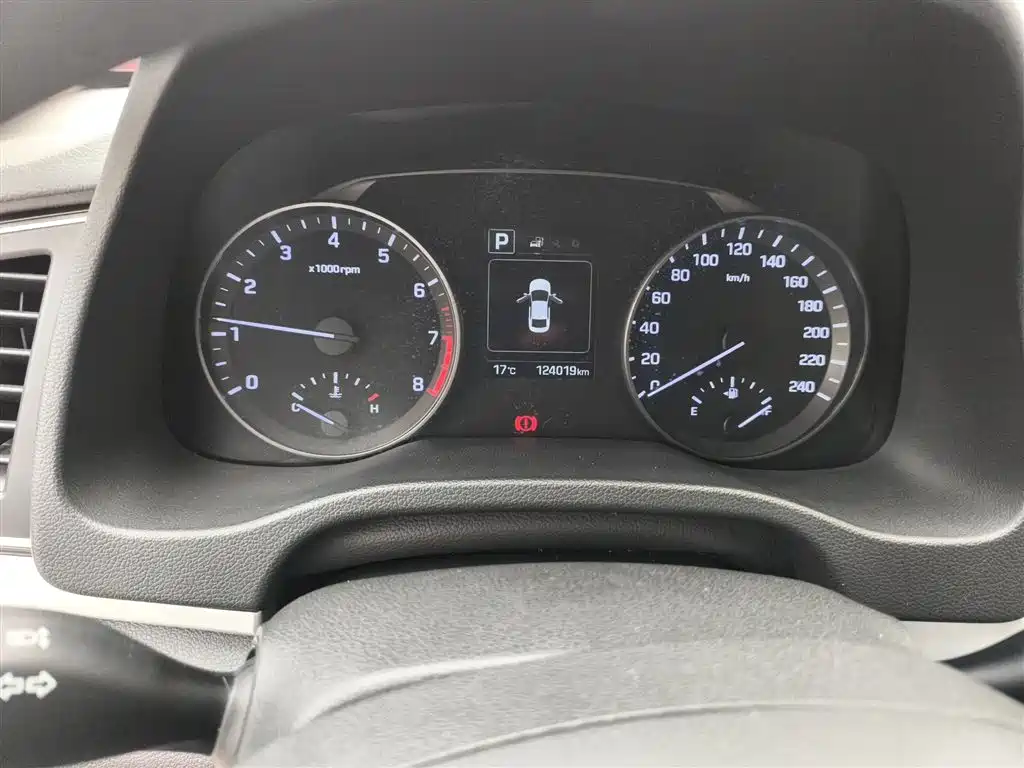 Hyundai Elantra 2016 Model 1.6L Automatic Smart Elite фото 5