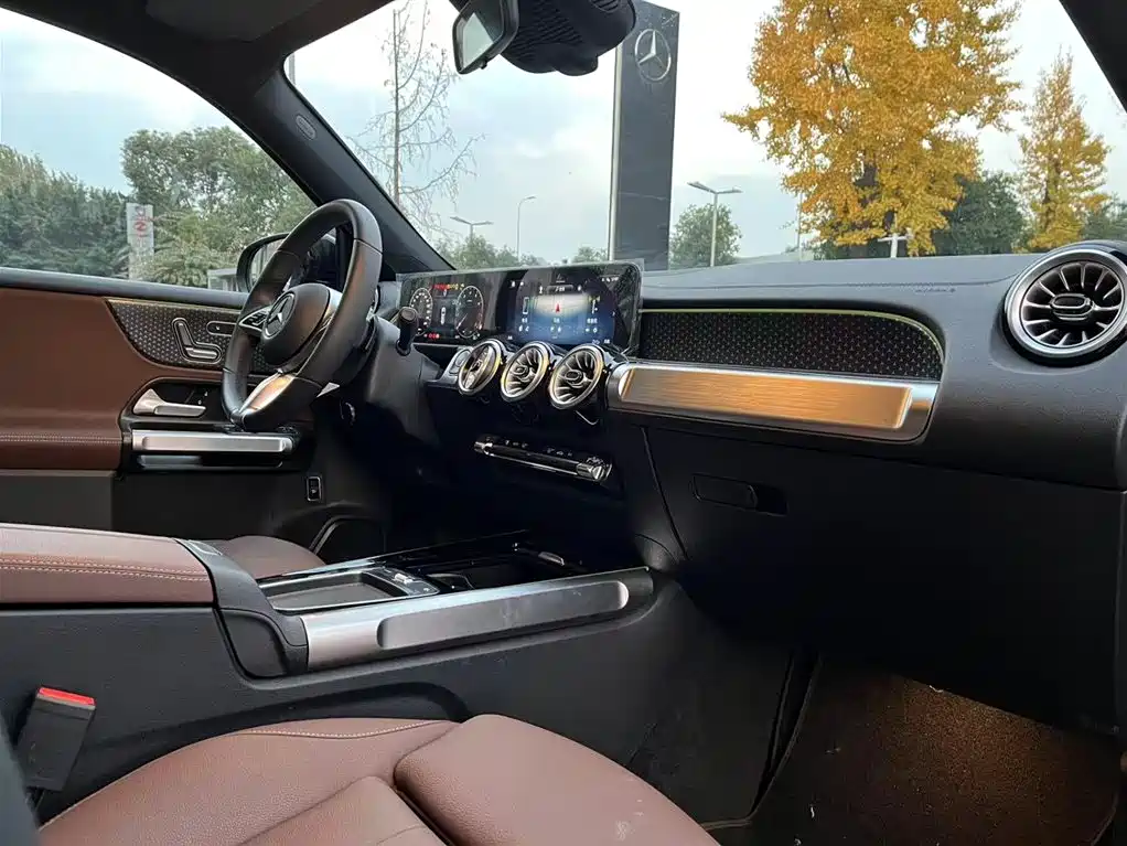 MERCEDES-BENZ GLB