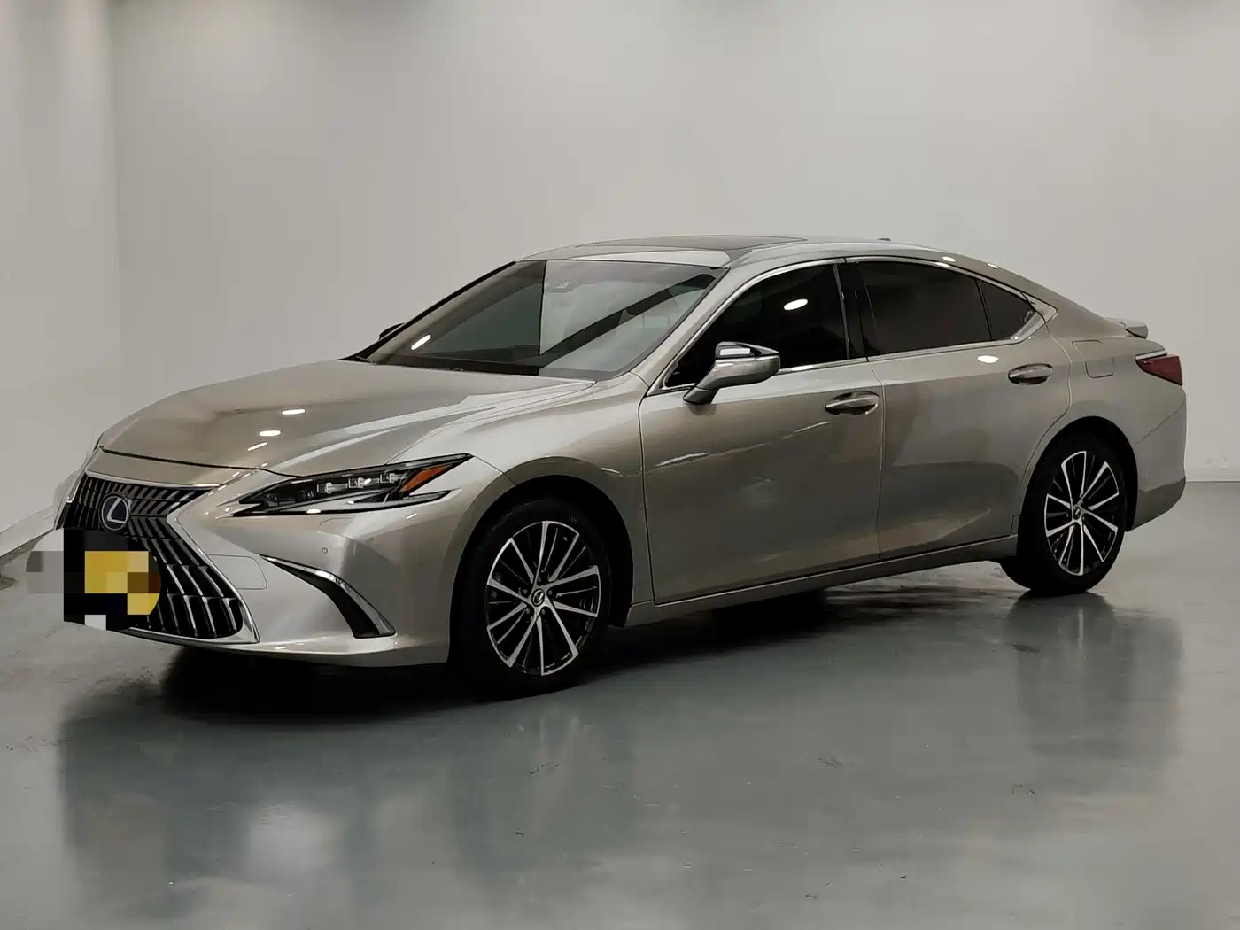 Lexus ES 2022 300h Ultimate Edition