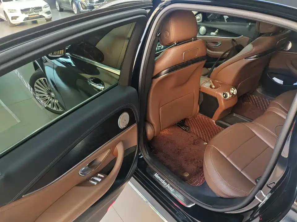 Mercedes-Benz E-Class 2019 E 200 L Sport фото 6