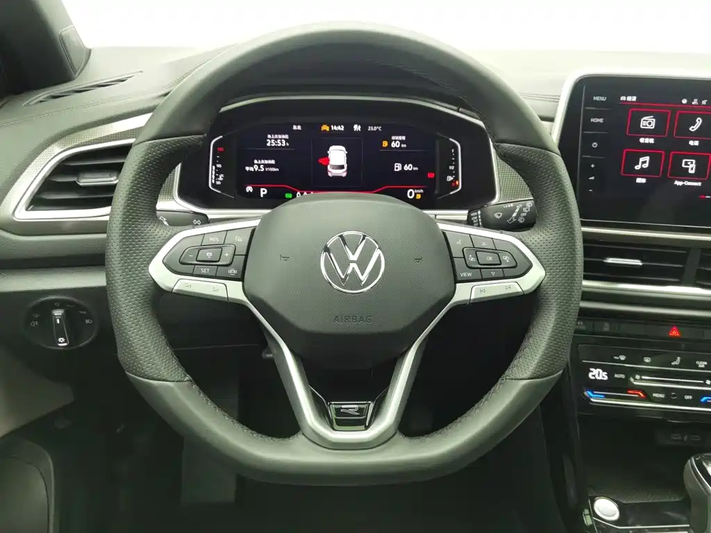 Фото 11 - Volkswagen T-ROC
