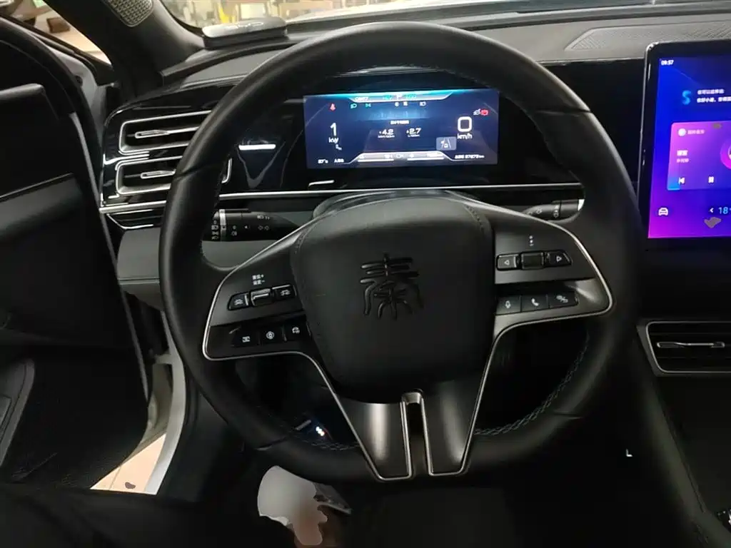 BYD Qin L 2024 DM-i 120KM Superior Edition фото 11