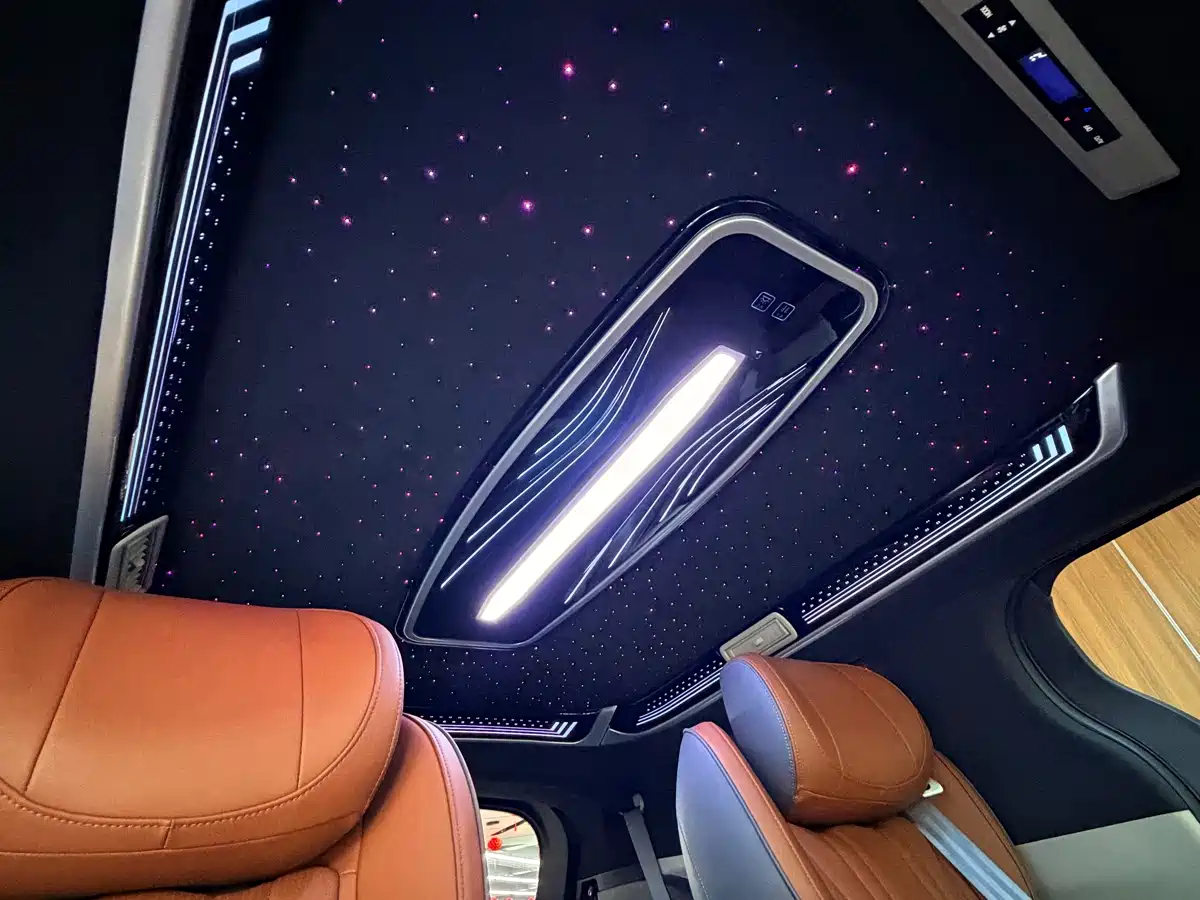 Toyota Sienna 2024 2.5L Hybrid Comfort Edition фото 13