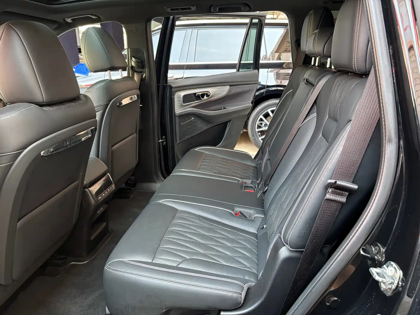 GAC Trumpchi Trumpchi GS8 2022 Dual Engine Series 2.0TM 2WD Premium Edition (7-Seater) фото 13
