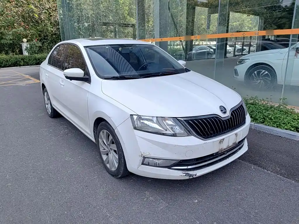 صورة 4 - Škoda Rapid