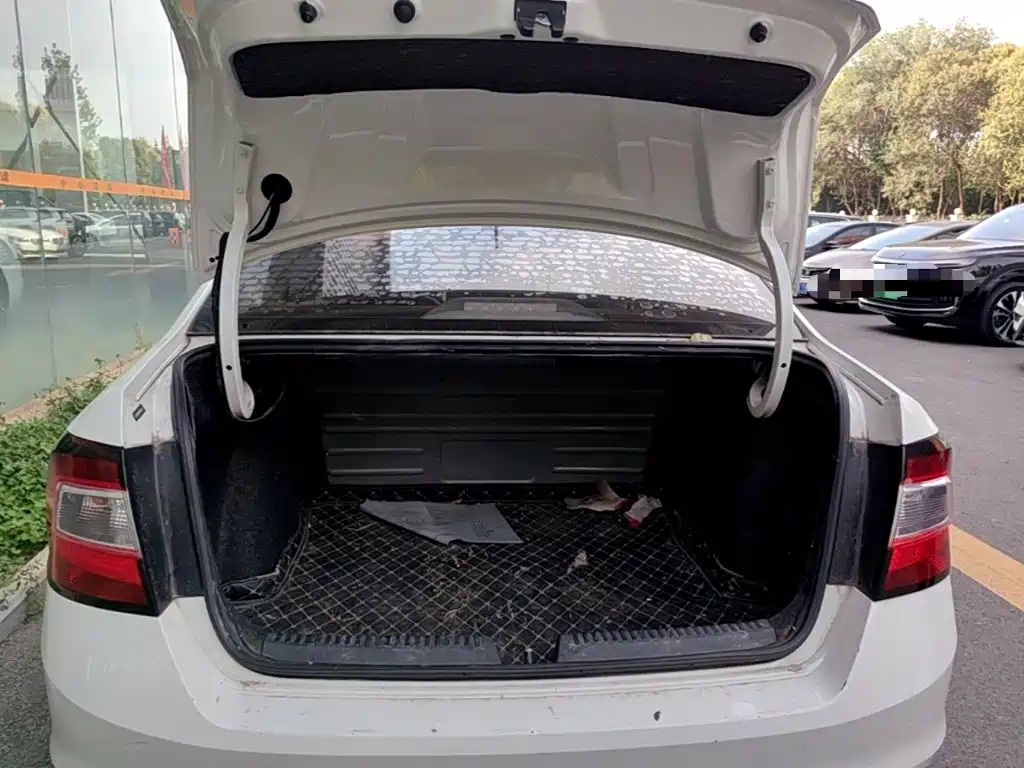 صورة 19 - Škoda Rapid