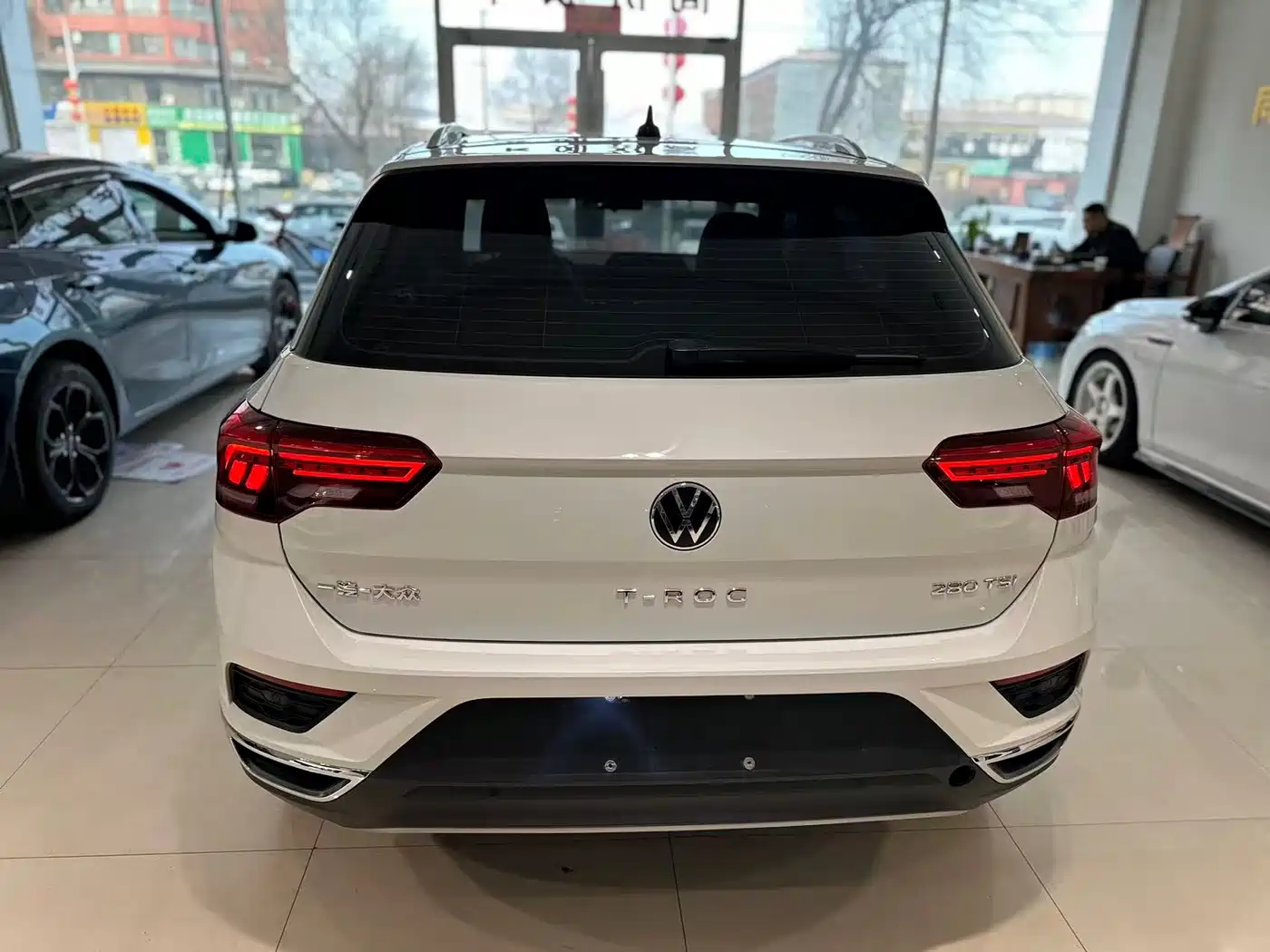 Volkswagen T-ROC 2021 280TSI DSG 2WD Comfort Smart Connect 30th Anniversary Edition фото 5