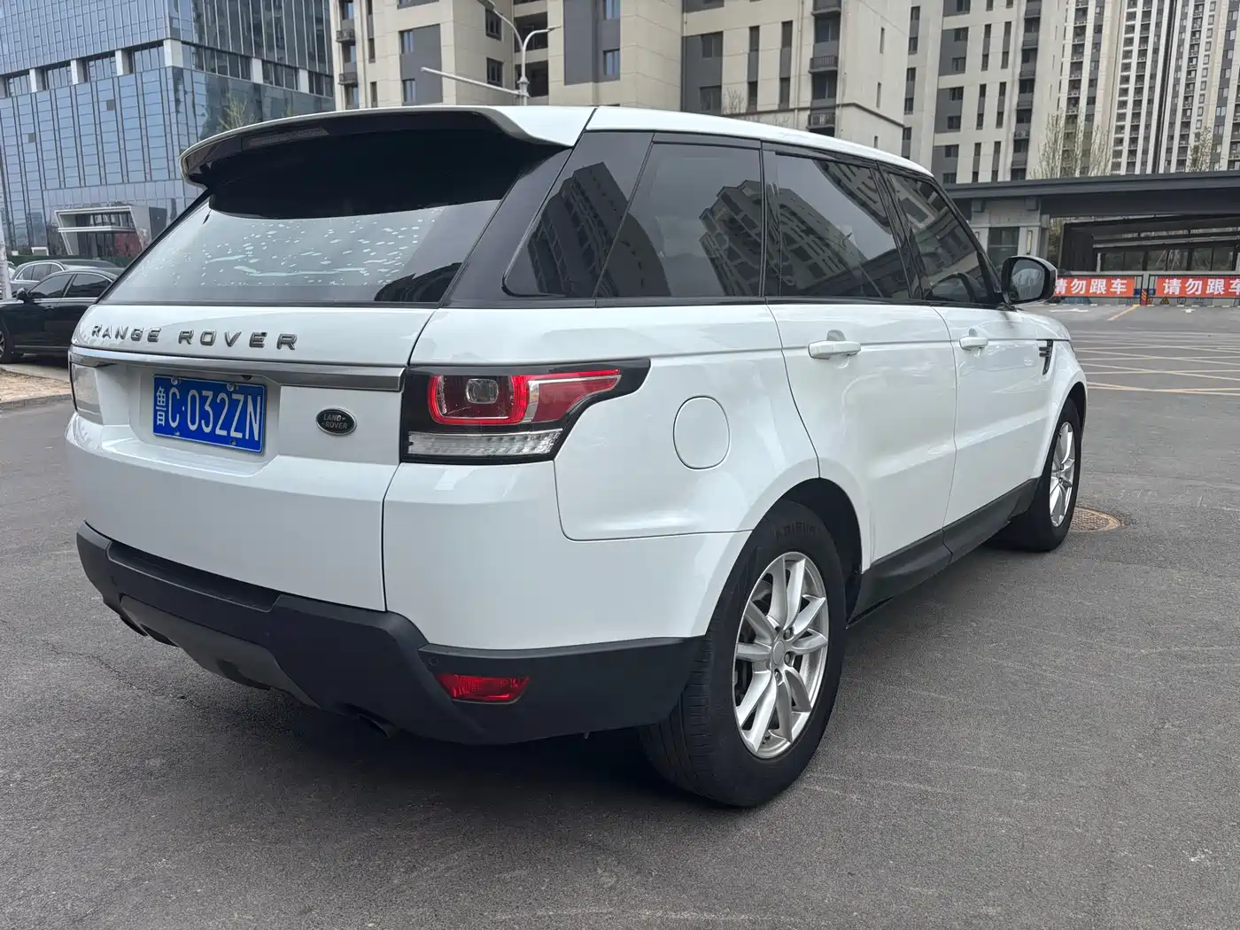 Land Rover Range Rover Sport 2015 3.0 SDV6 HSE фото 10