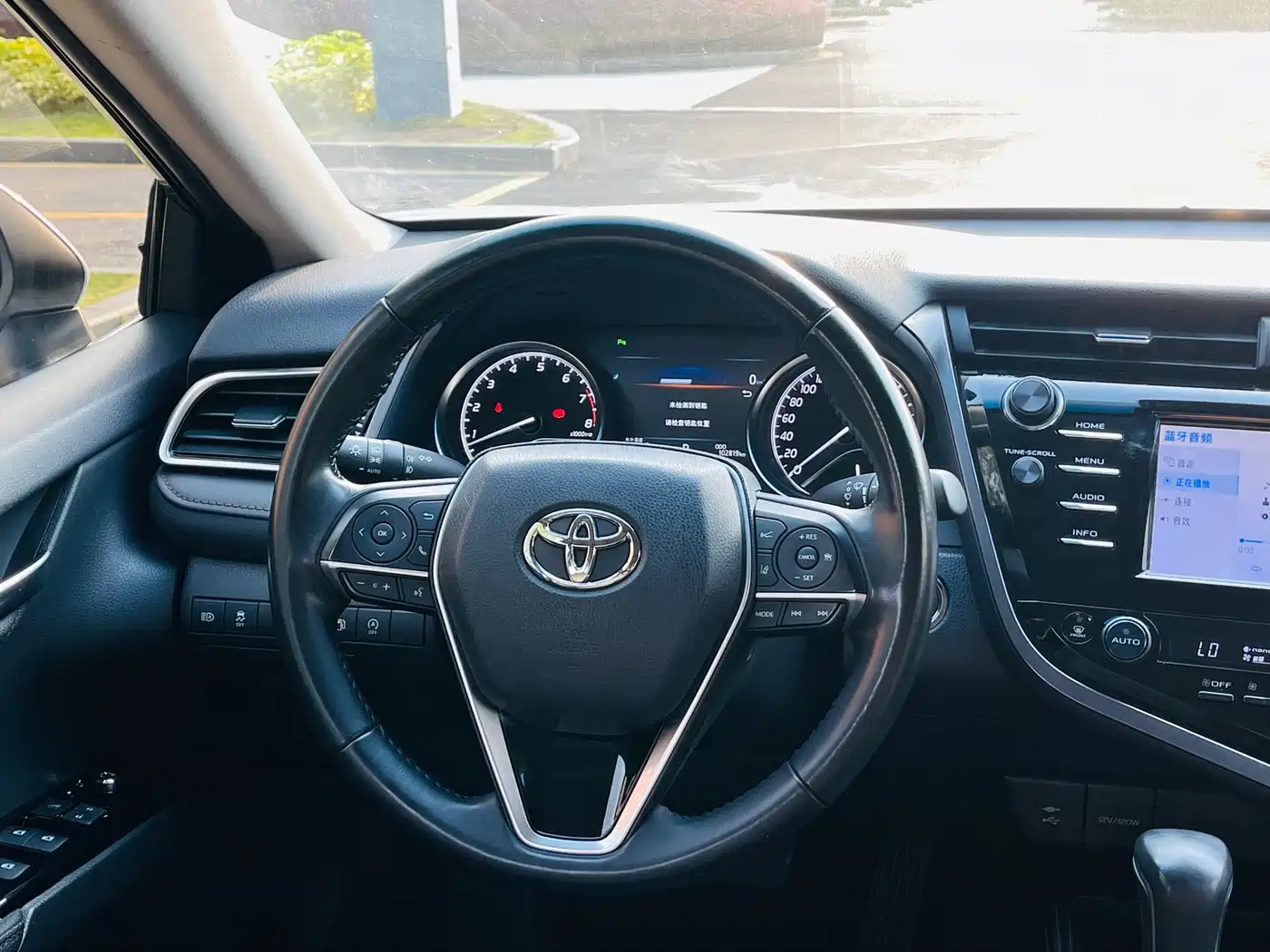 Toyota Camry 2018 2.0G Luxury Edition фото 10
