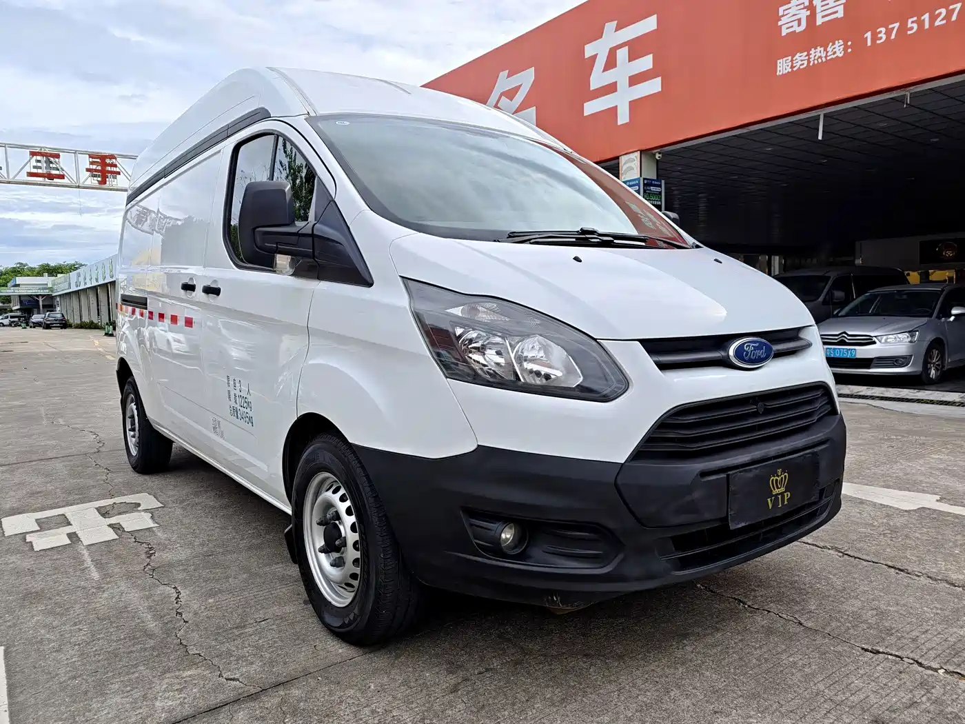 Ford Transit 2017 2017 2.0T Diesel Van Medium Wheelbase Medium Roof China V