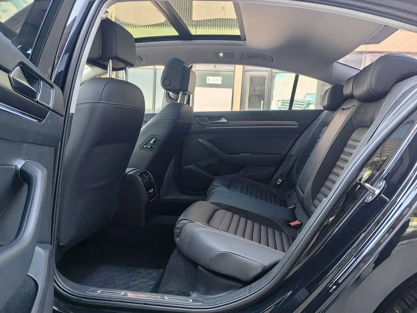 Volkswagen Magotan 2020 330TSI DSG Leading фото 6