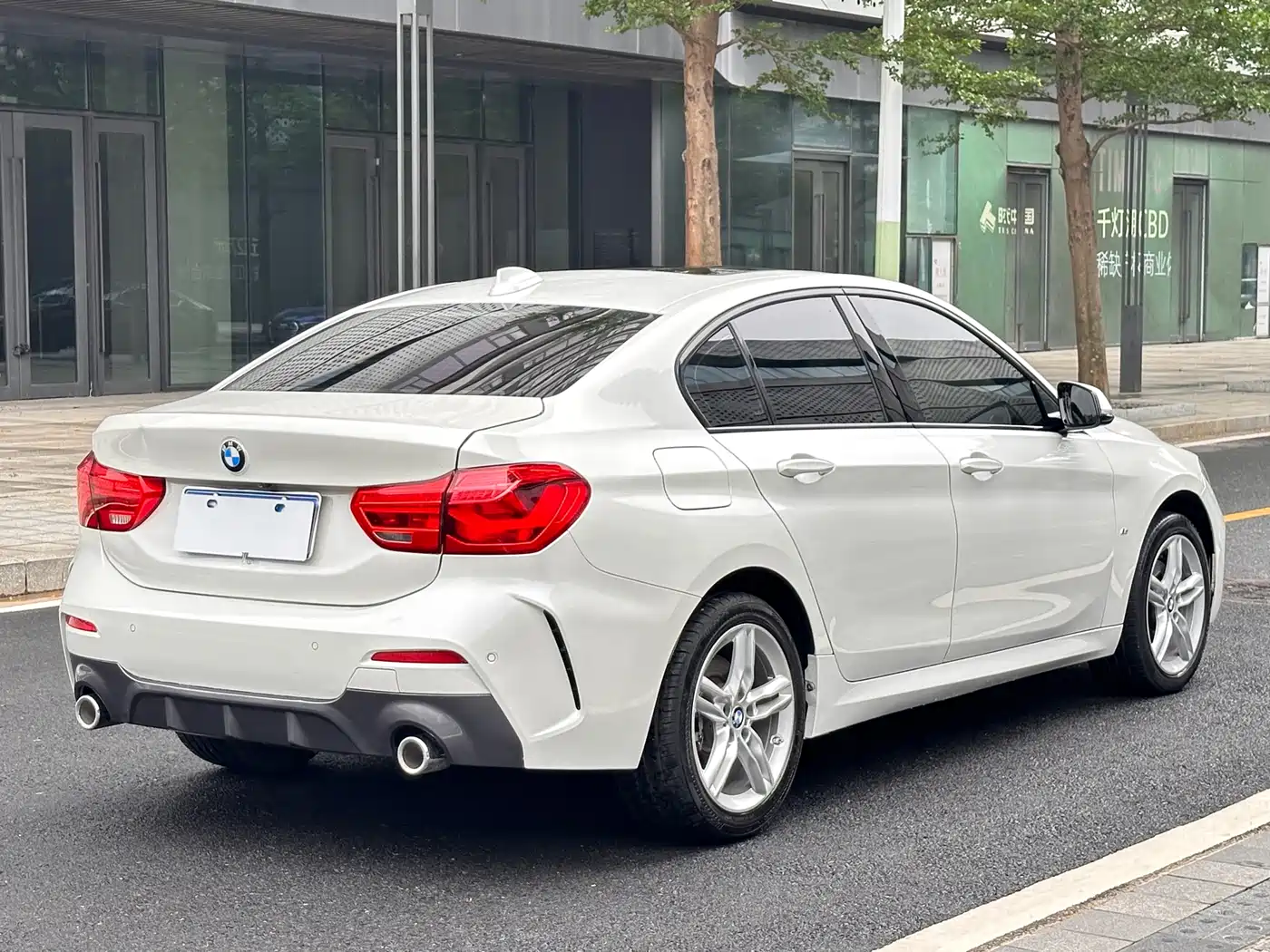 BMW 1 Series 2020 Model 120i M Sport Package фото 19