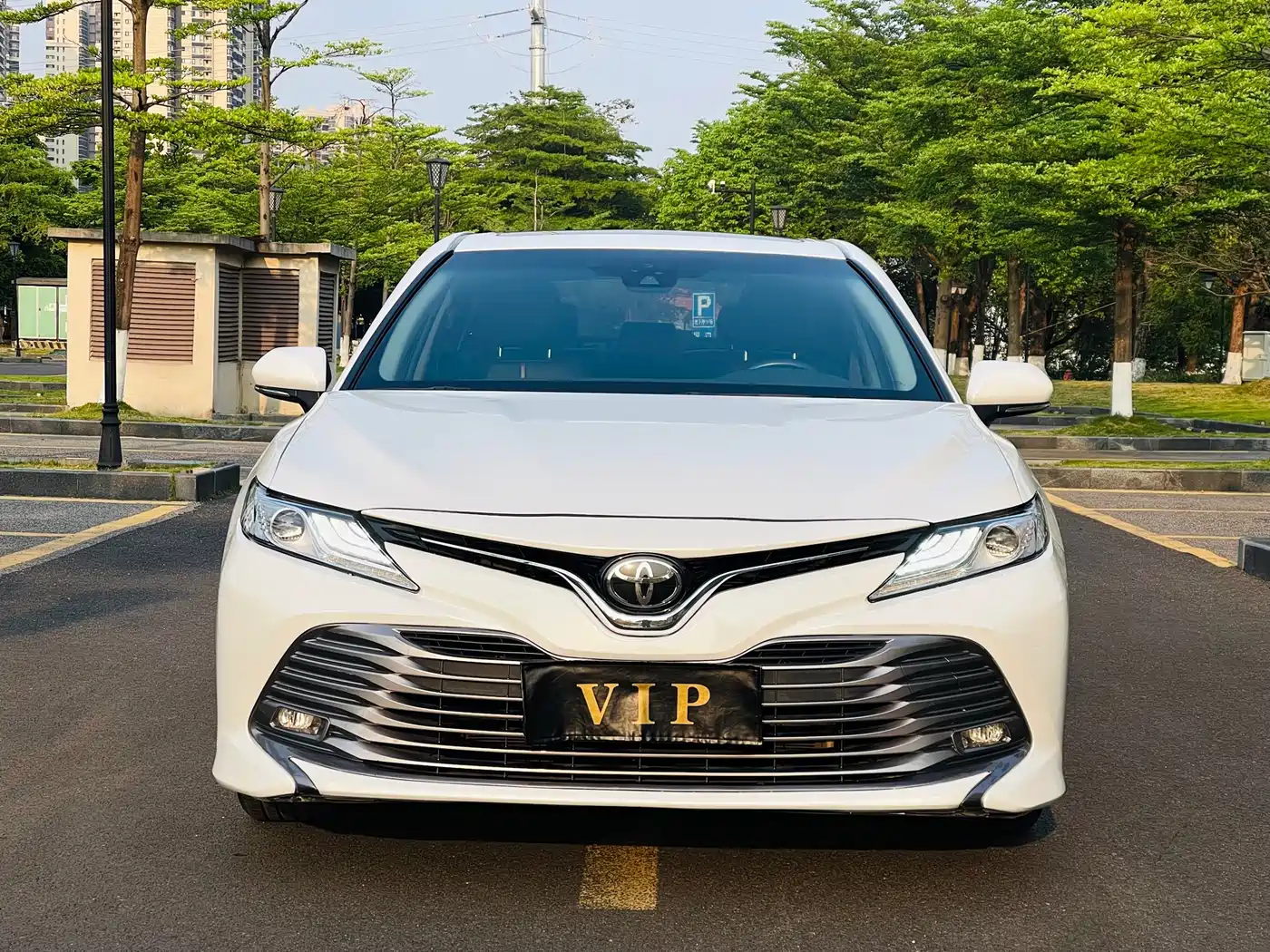 Toyota Camry 2018 2.0G Luxury Edition фото 2