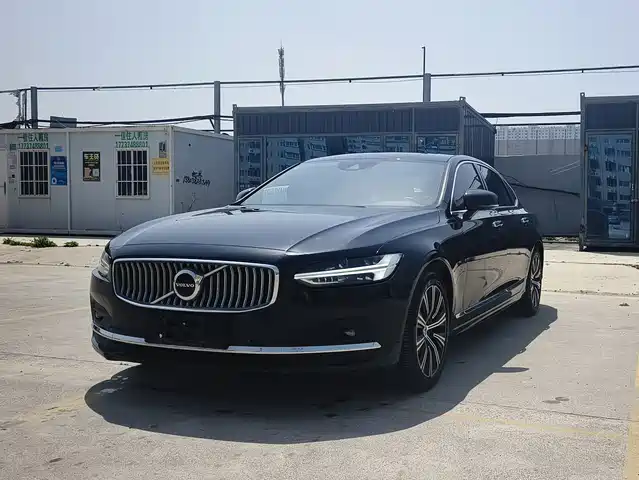 Volvo S90 2021 Model B5 Momentum Luxury Edition