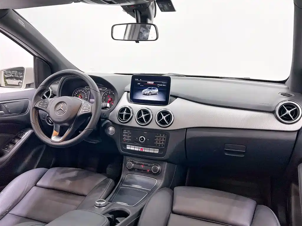 Mercedes-Benz B-Class 2017 B 200 Dynamic фото 14