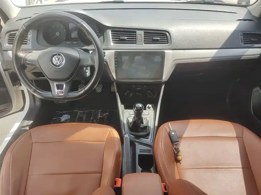 Volkswagen Lavida 2017 1.6L Manual Trend Edition фото 10