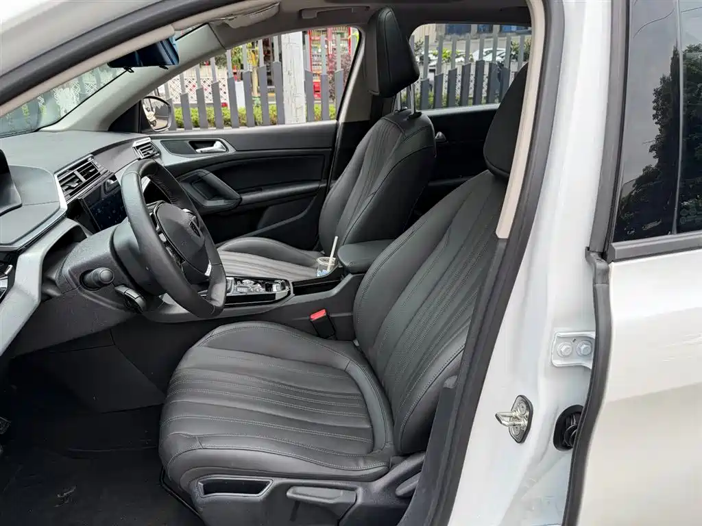 Peugeot 408 2022 1.6T Progressive Edition фото 8