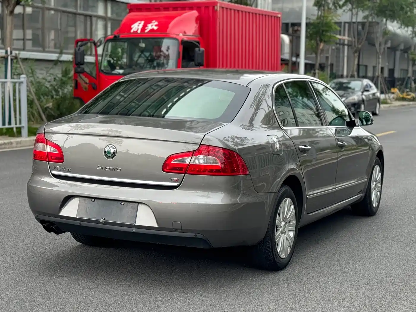 Škoda Superb 2011 2012 1.8TSI Automatic Noble Elegance Edition