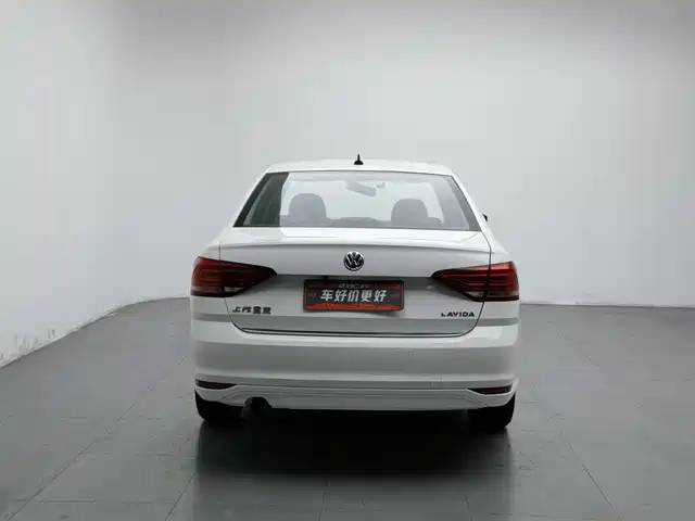 Volkswagen Lavida 2017 1.6L Automatic Comfort Edition — фото 4