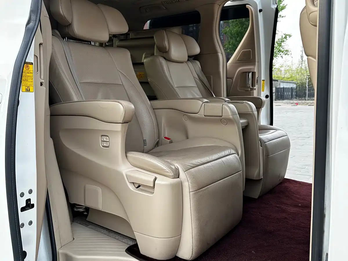 Toyota Alphard 2012 3.5L Luxury Edition фото 7