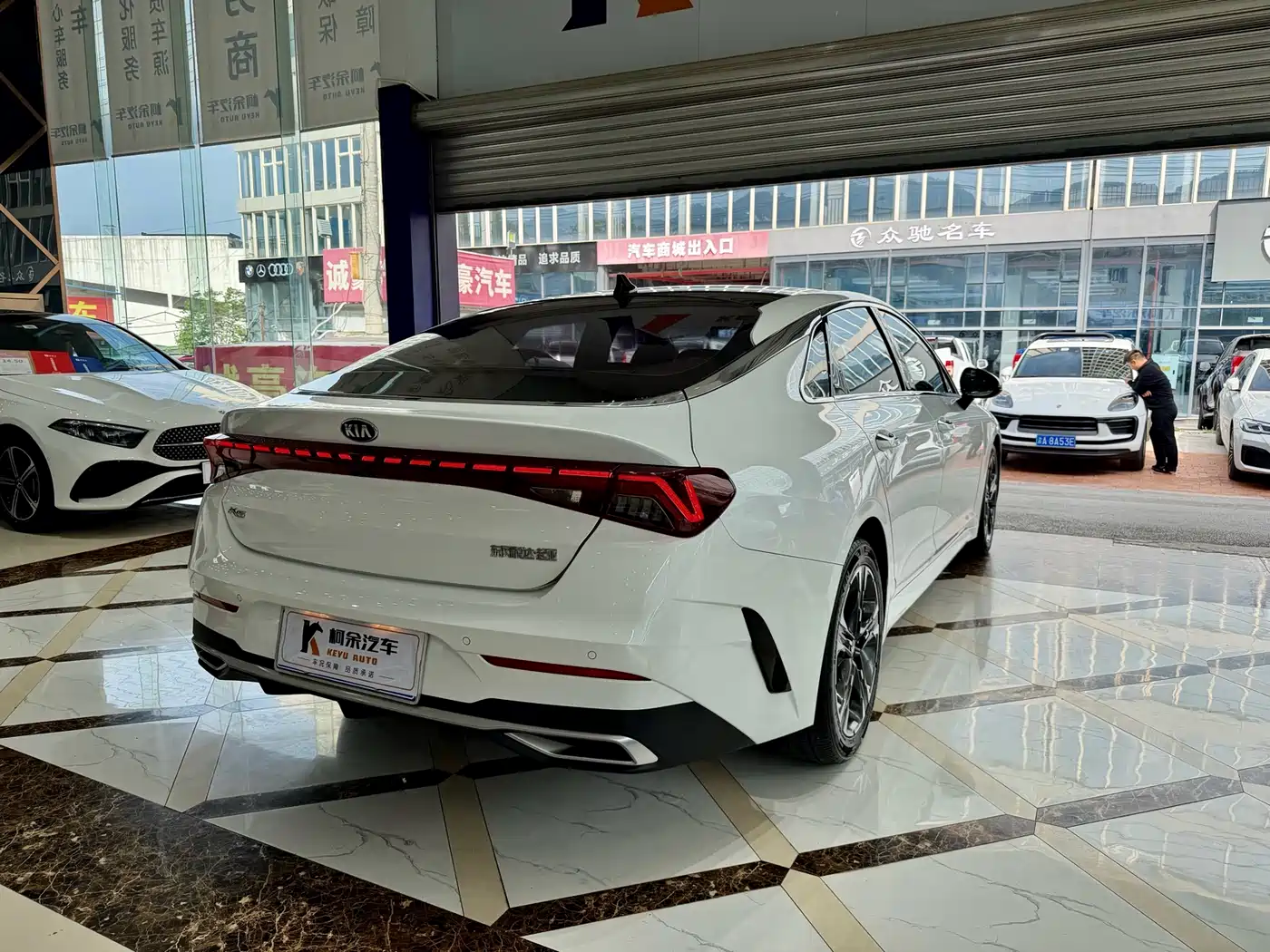 Kia K5 2020 270T CVVD Luxury Tech Version фото 13