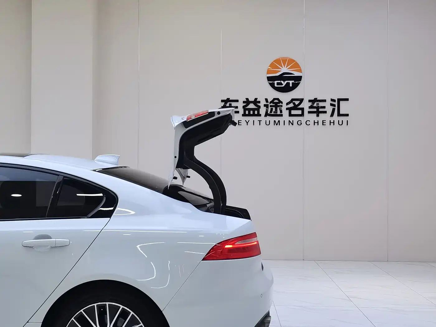 Jaguar XE 2019 2019 2.0T 300PS AWD Landmark Edition