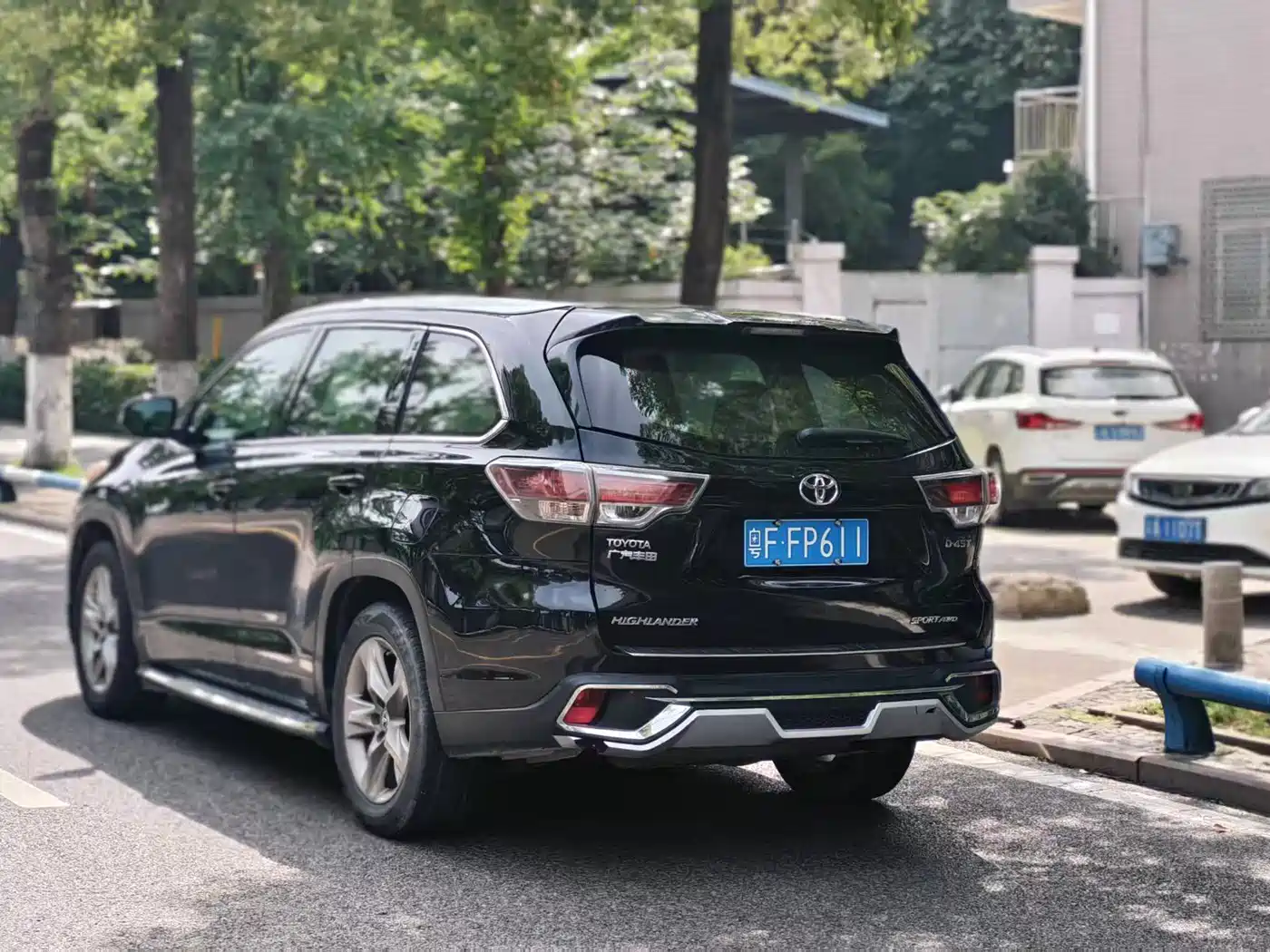 Toyota Highlander 2015 2.0T AWD Luxury Edition 7-seater фото 7