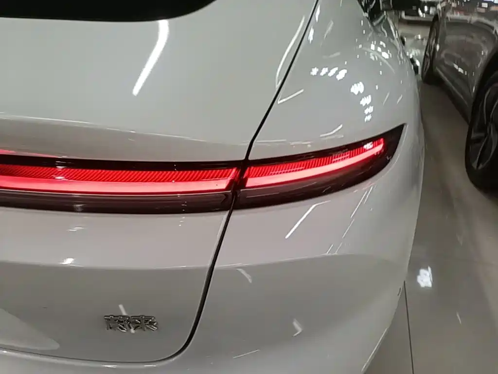 Фото 8 - NIO ET5