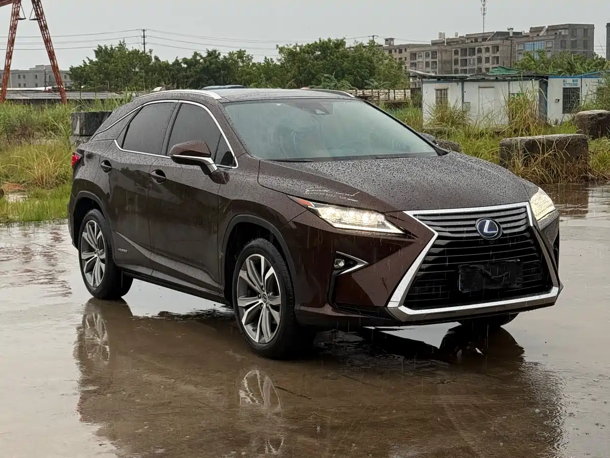 Фото 3 - Lexus RX