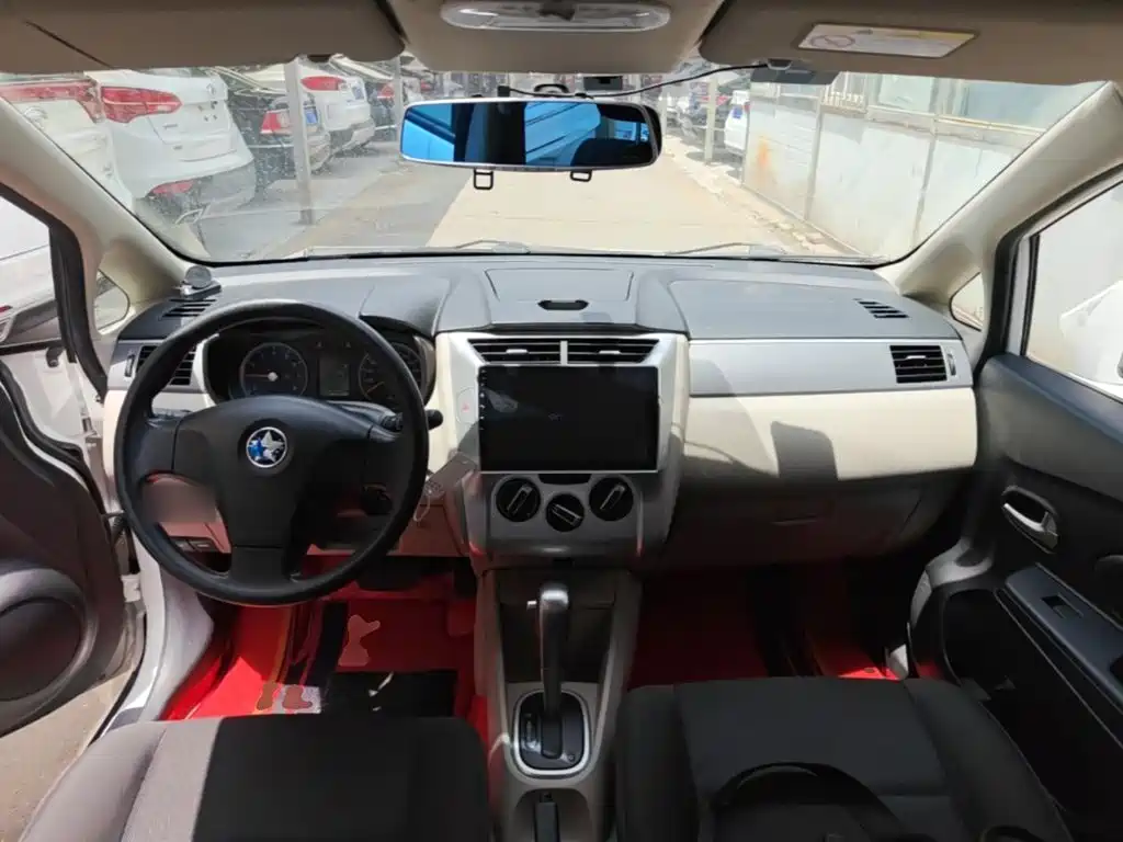 Venucia R50 2017 2015 1.6L Automatic Fashion Edition
