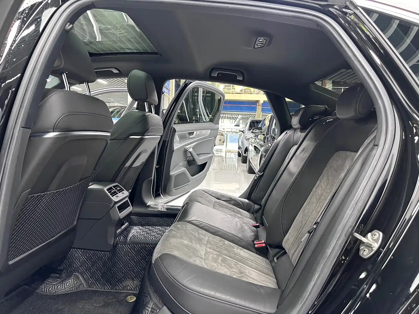 Audi A6L 2021 40 TFSI Luxury Sport фото 14