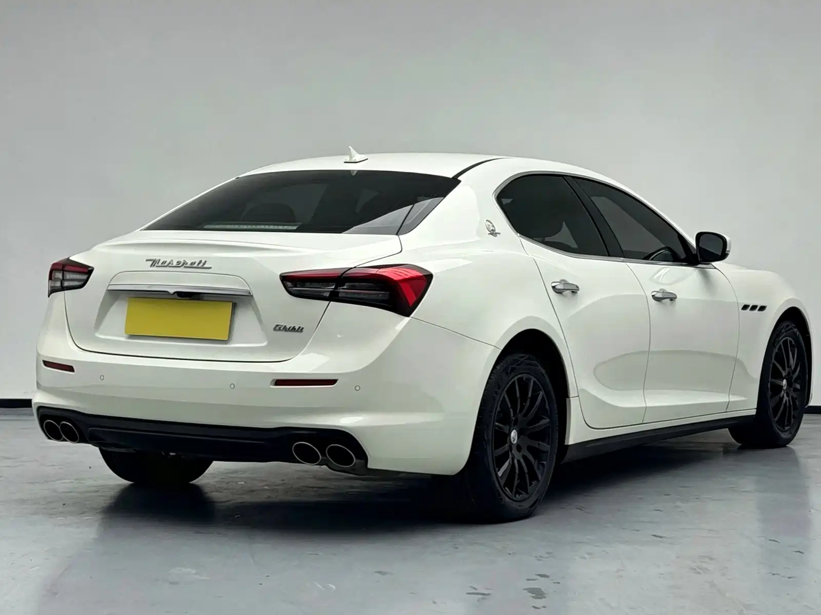 Photo 16 - Maserati Ghibli
