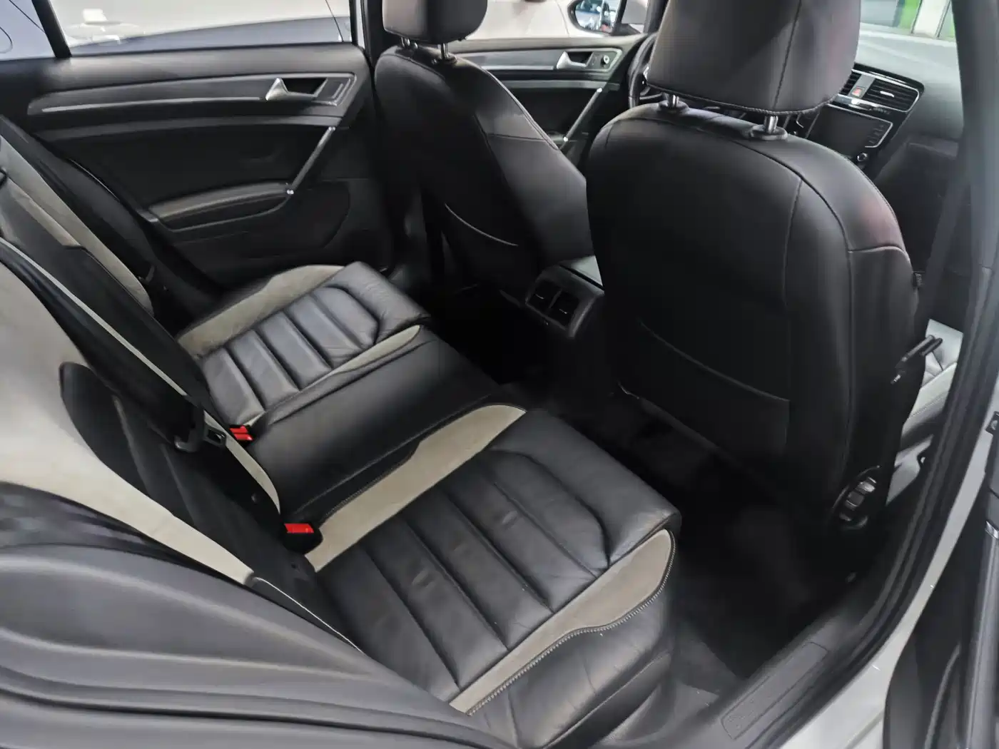 Volkswagen Golf 2015 1.4TSI Automatic R-Line фото 10