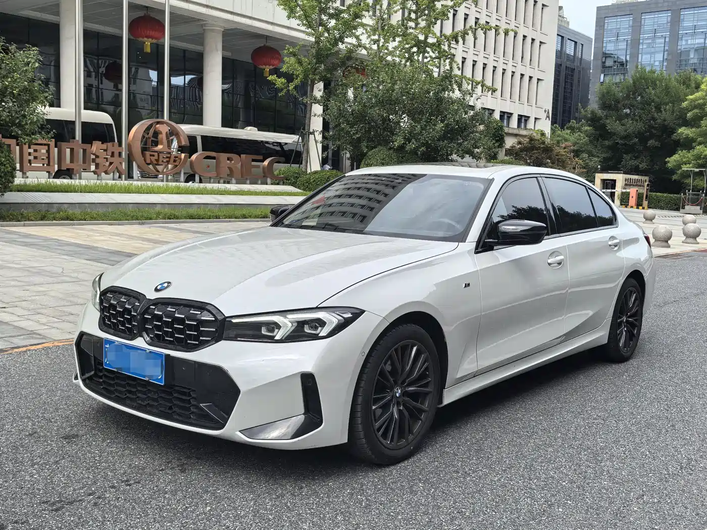 BMW 3 Series 2023 325Li M Sport Black Night Package