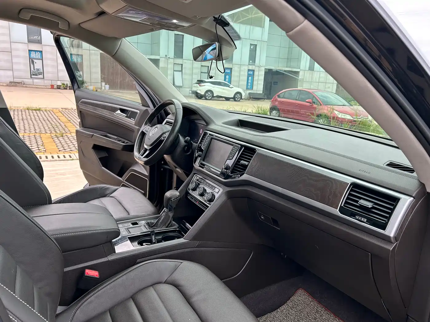 Volkswagen Teramont 2017 330TSI 2WD Flagship Edition фото 8