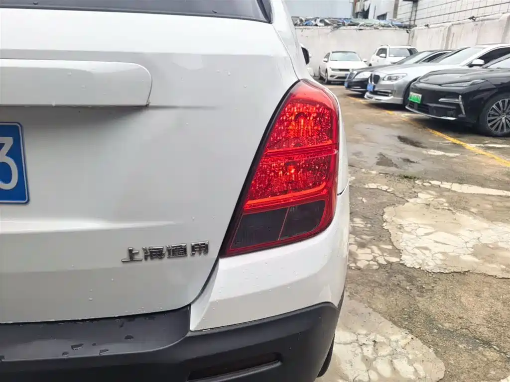 Chevrolet Trax 2014 1.4T Automatic 2WD Comfort фото 8