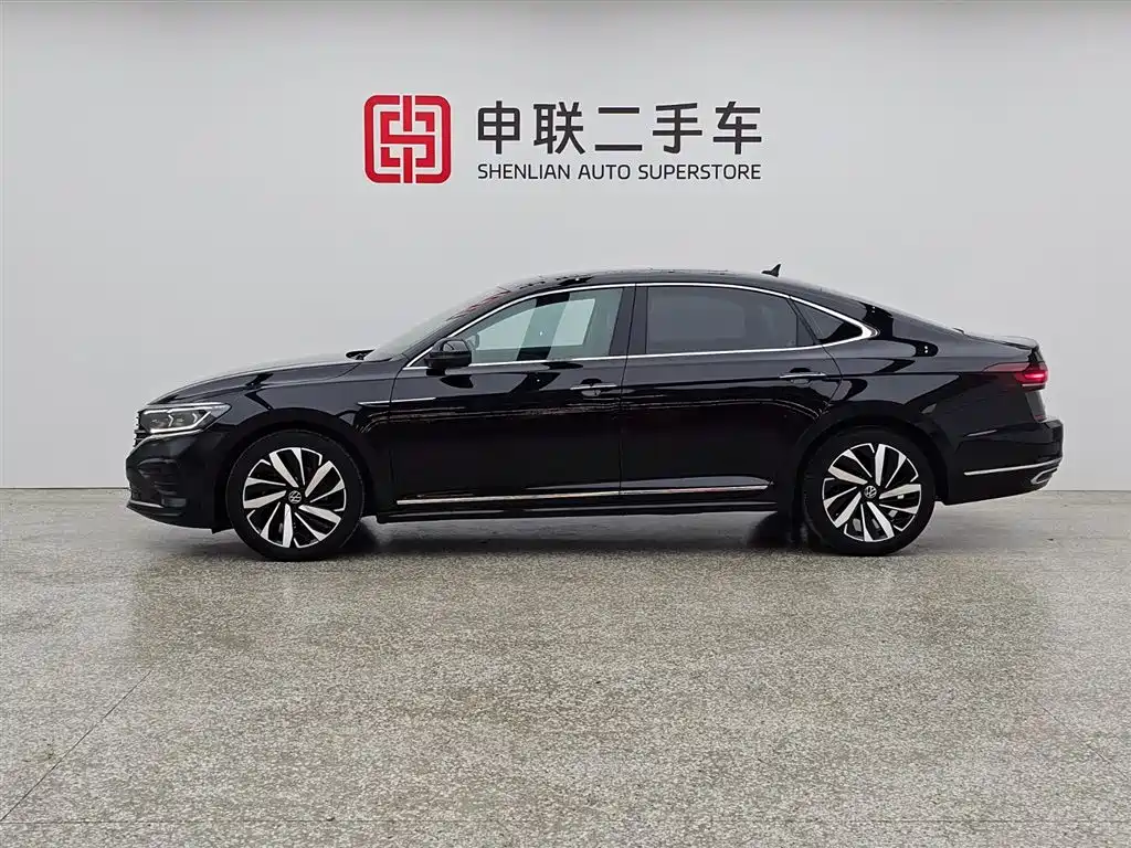 Volkswagen Passat 2022 330TSI Premium Edition фото 14