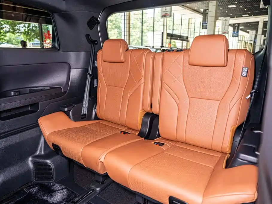 Toyota Vellfire 2024 Crown Hybrid 2.5L Executive Premium Edition фото 15