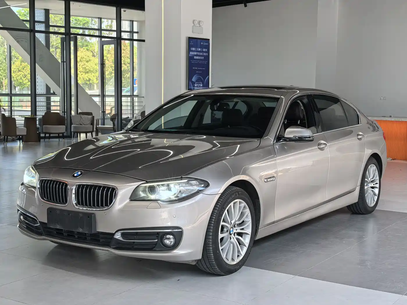 BMW 5 Series 2017 525Li Luxury Design Package
