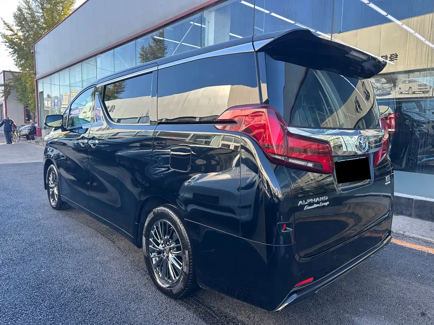 Toyota Alphard 2020 Hybrid 2.5L Premium Edition фото 16