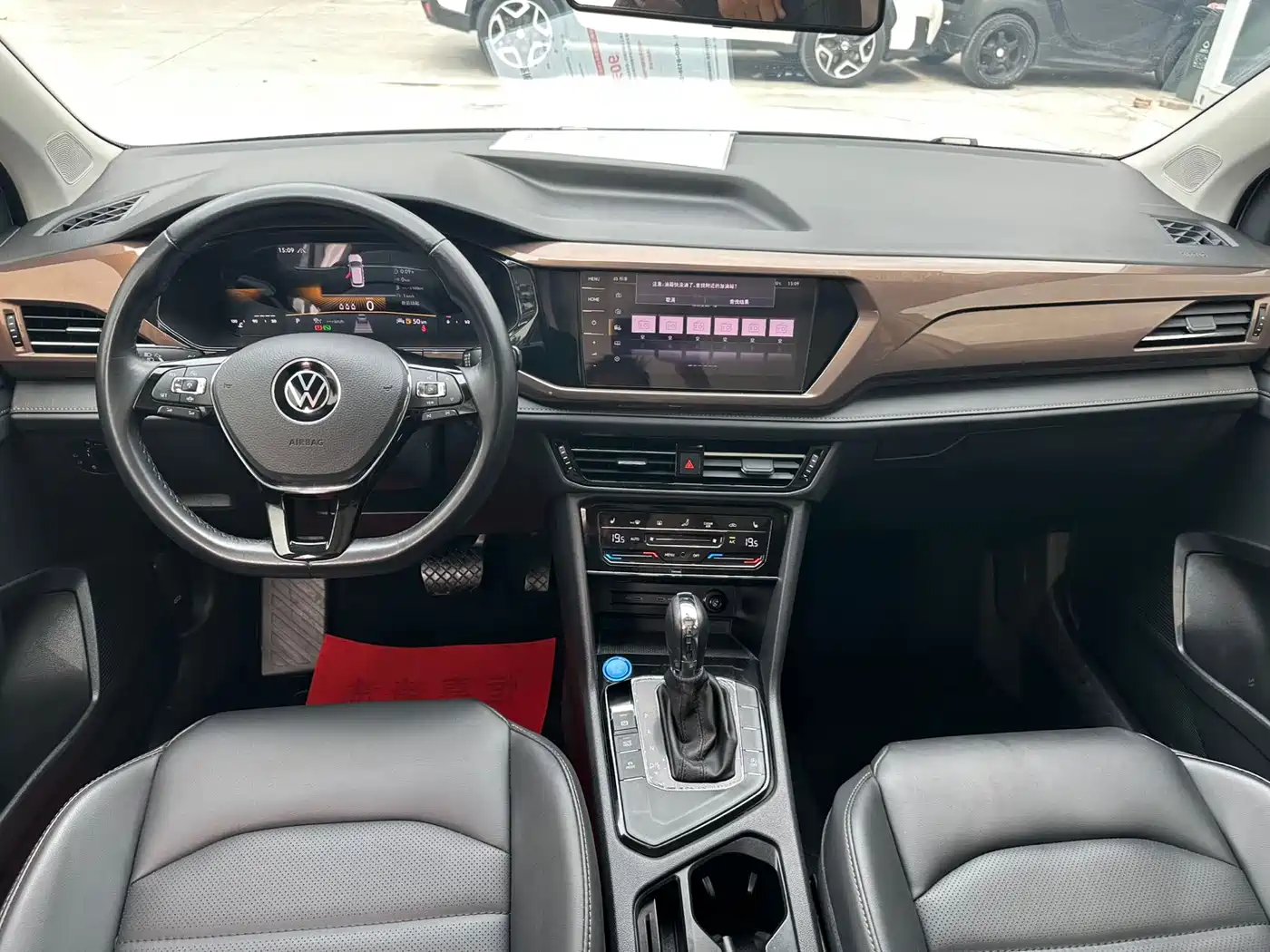 Volkswagen Tharu 2022 280TSI FWD Luxury Edition фото 8