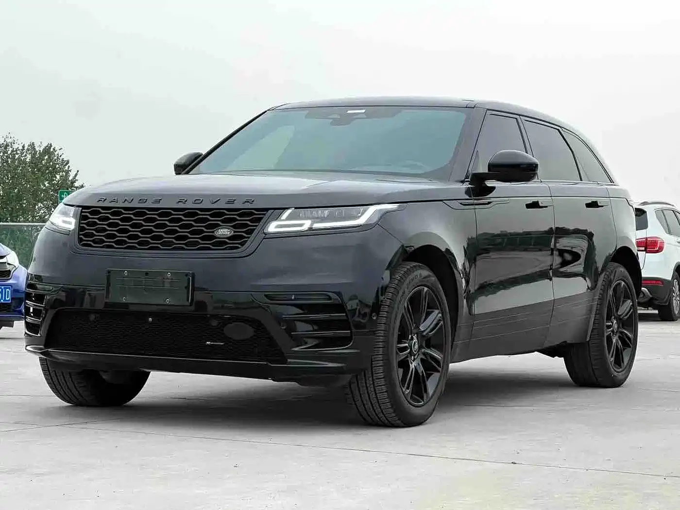 Land Rover Range Rover Velar 2023 250PS Gloss Black Collector's Edition