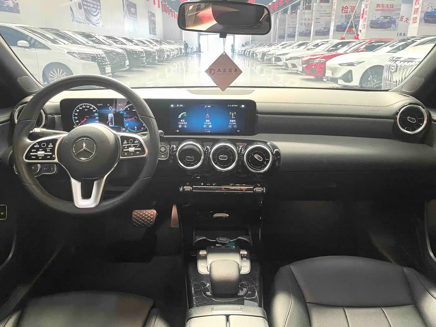 Mercedes-Benz A-Class 2022 A 180 L Sport Sedan фото 10