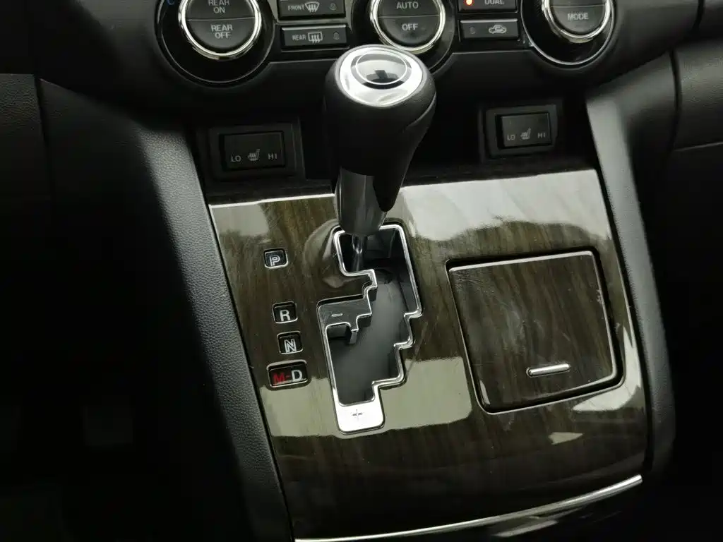 Mazda 8 2016 2015 2.5L Navigator Edition