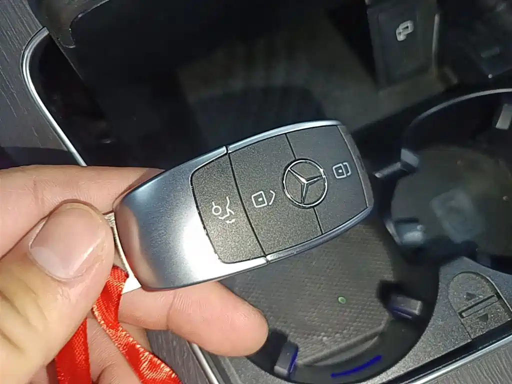 Mercedes-Benz GLC Coupe 2023 Model GLC 300 4MATIC Coupe SUV фото 9