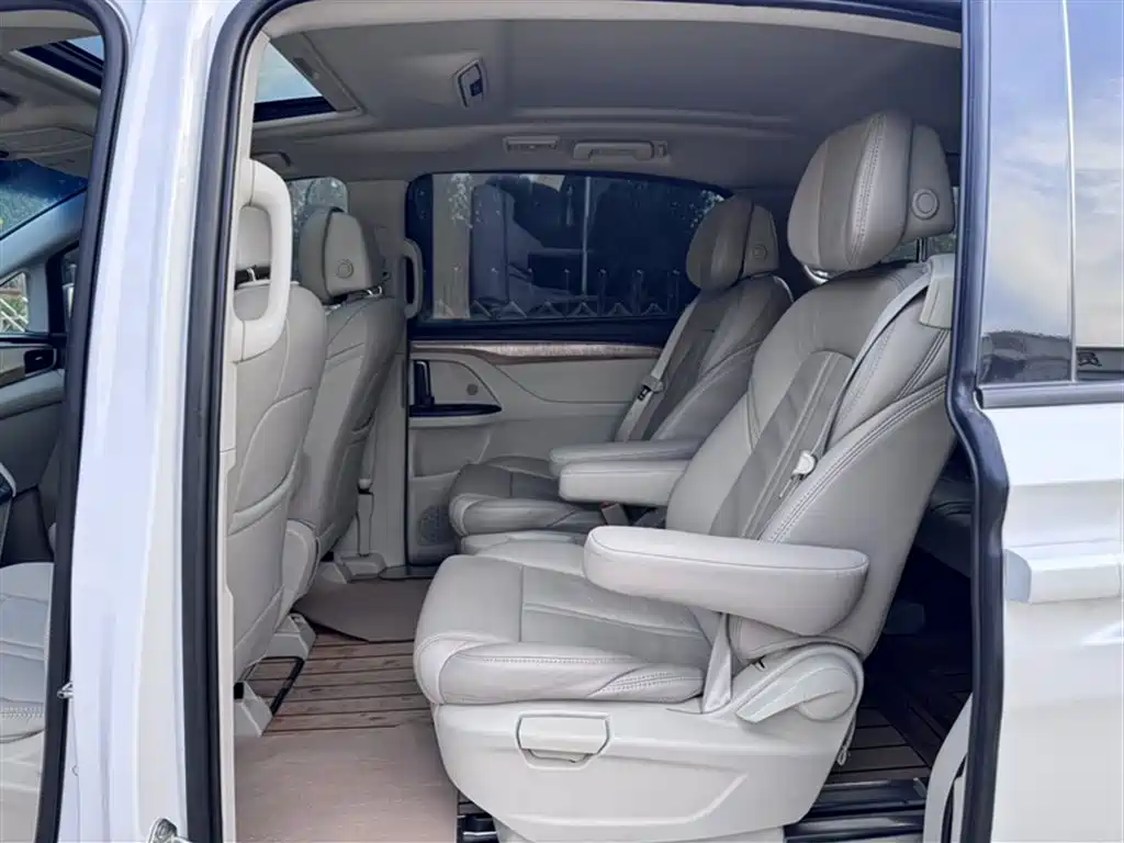 Buick GL8 2018 ES 28T Comfort Type China VI фото 14