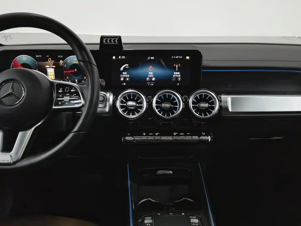 Photo 12 - Mercedes-Benz GLB