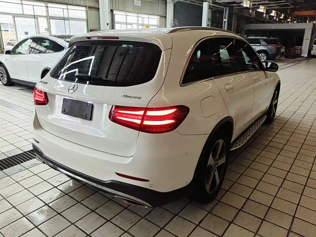 Mercedes-Benz GLC 2017 GLC 260 4MATIC Luxury фото 7