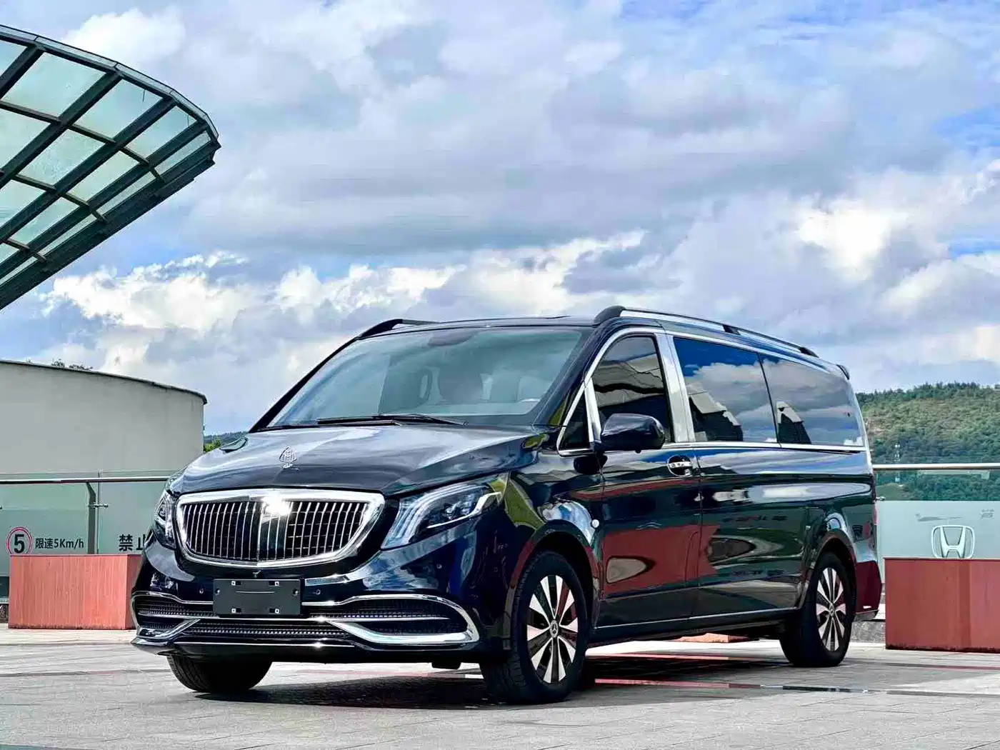 Mercedes-Benz Vito 2023 2.0T Elite 7-Seater