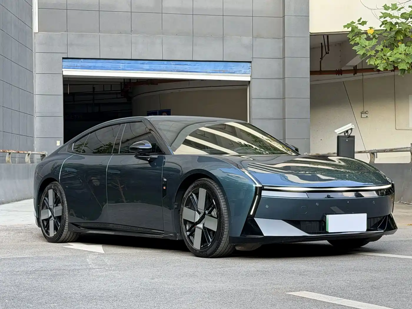 Фото 3 - XPeng P7